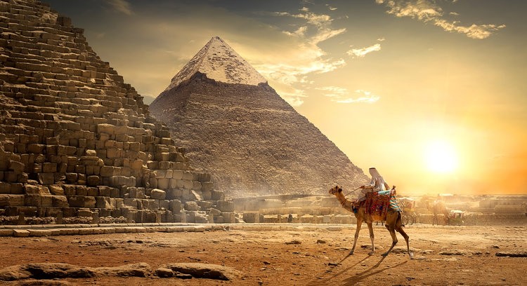 PRIVATE TOUR TO THE PYRAMIDS OF GIZA, SAQQARA THE STEP PYRAMID & THE RED PYRAMID