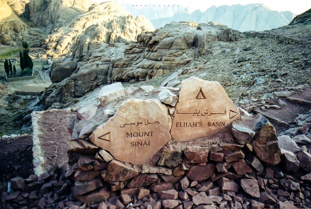 LA SUBIDA DEL MONTE SINAI