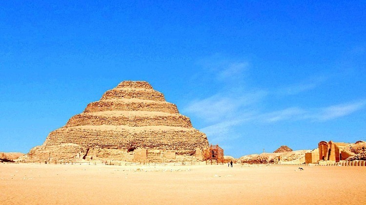 PRIVATE TOUR TO SAQQARA