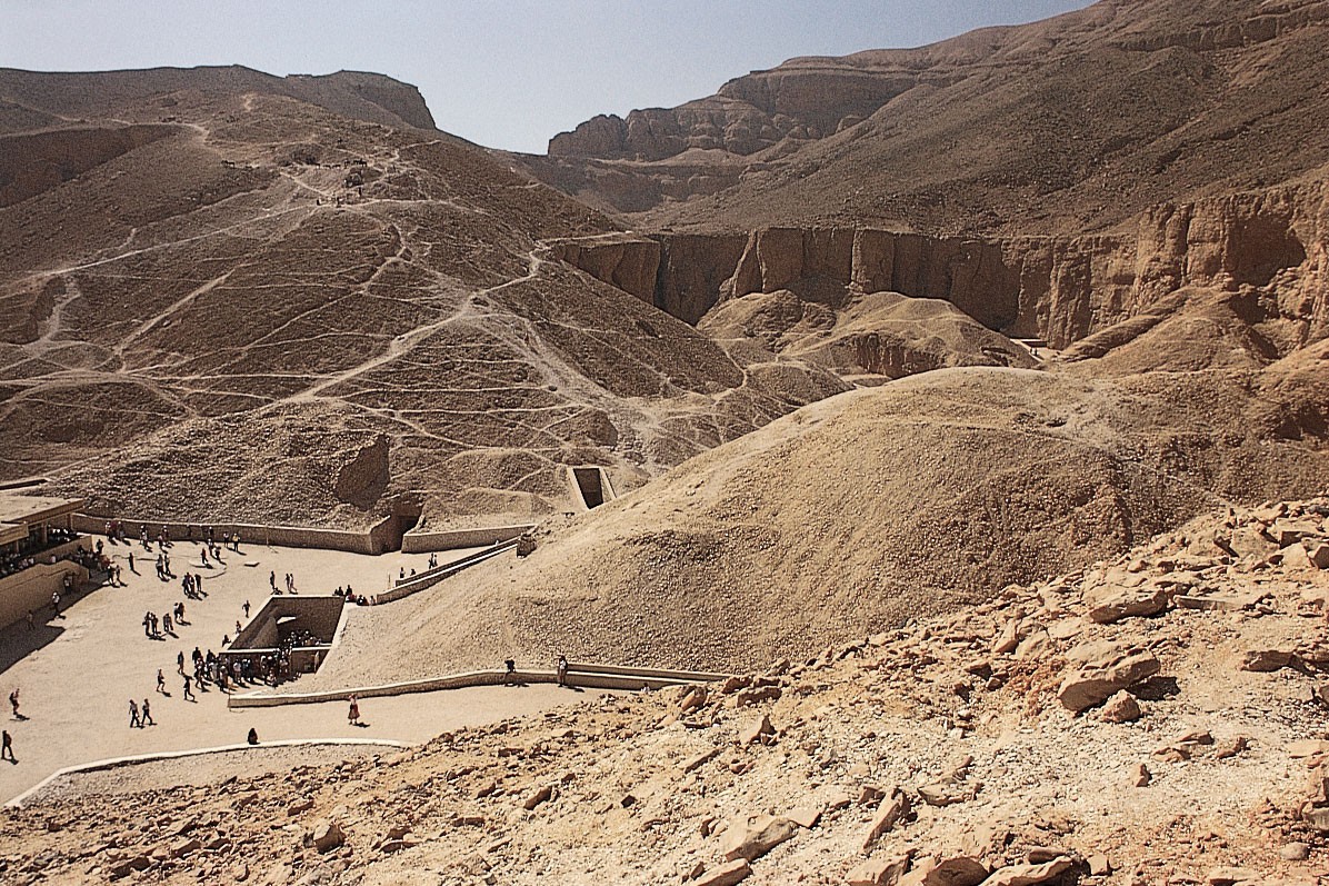 PRIVATE TOUR TO THE VALLEY OF KINGS WEST BANK LUXOR